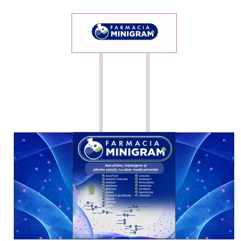 Mockup masa expozitionala Topper Pro cu blat trapez si topper elevat pe stalpi — sistem promotional din panouri PVC printate full color cu grafica client, realizat de Mora Group
